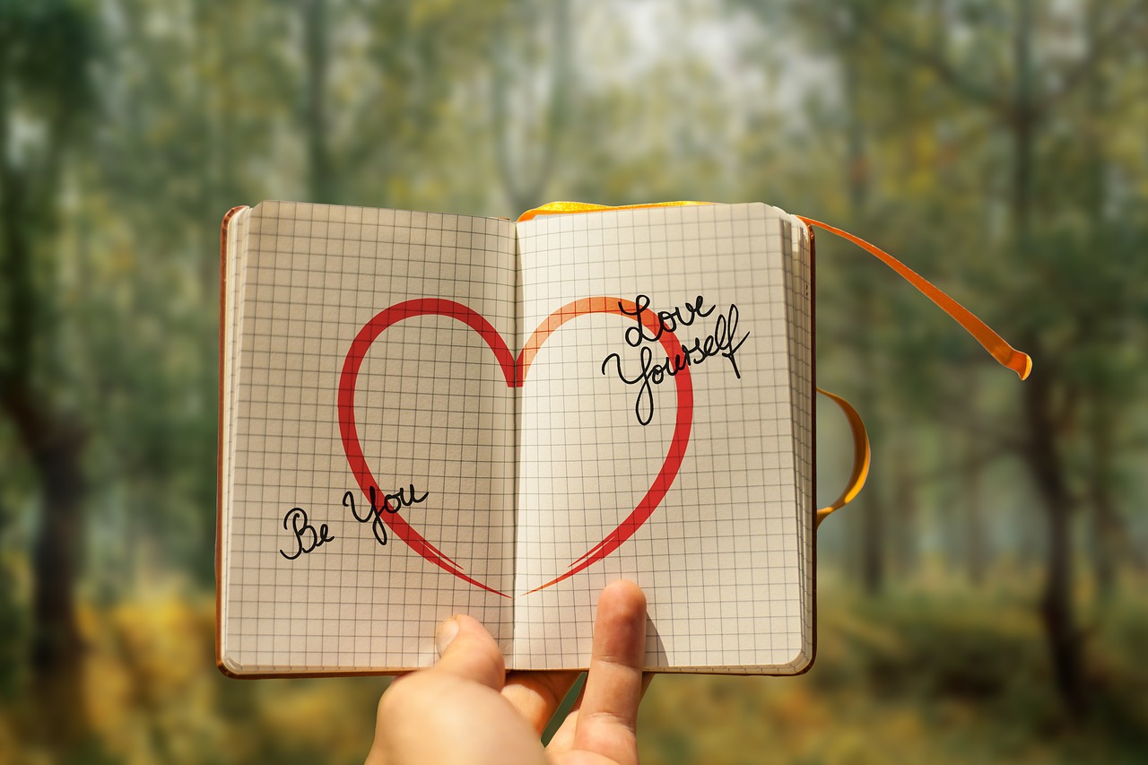 10 Journal Prompts to Encourage Self-Love